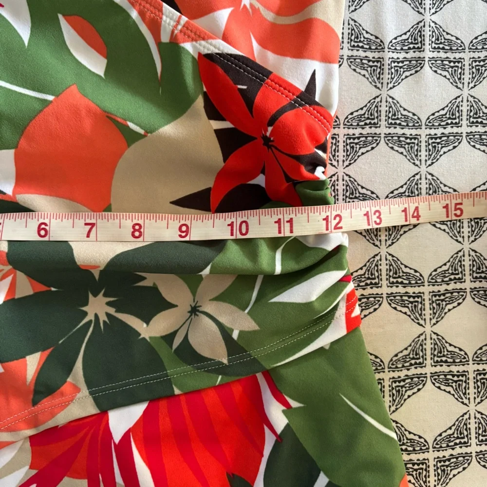 NWT SPEEDO Bondi Beach One Piece size 12 - Picture 9 of 12